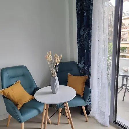 Stylish In Glyfada Афины